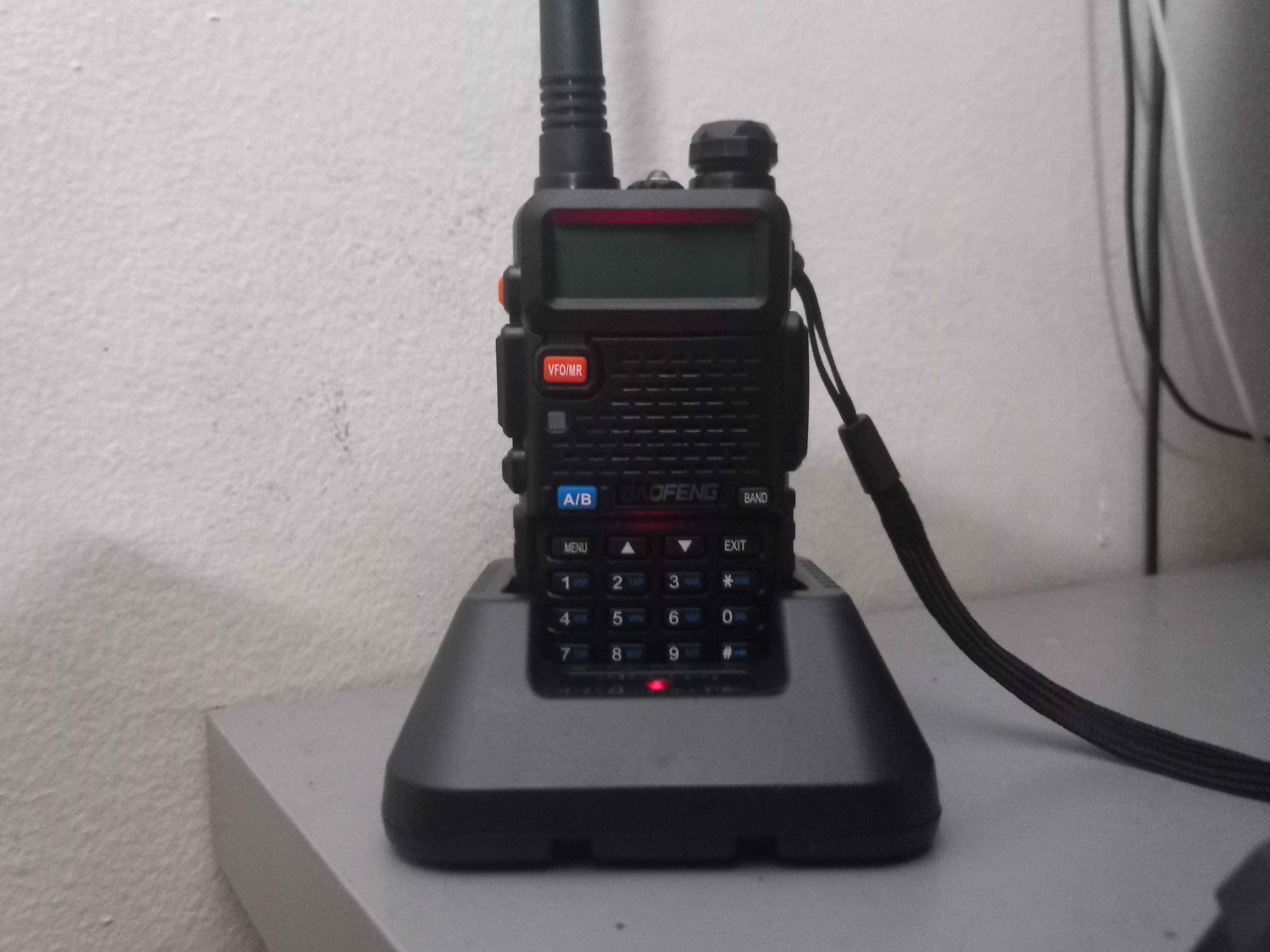 <Baofeng UV-5R radio